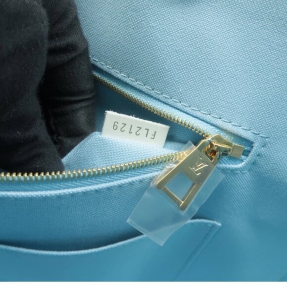 100% Authentic Louis Vuitton Onthego Blue Monogram Canvas Satchel - Picture 11 of 12